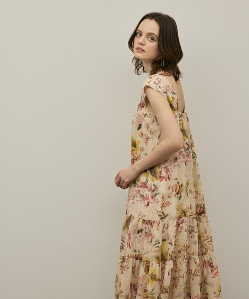 GRACE CONTINENTAL(グレースコンチネンタル)の「ボタニカルサラサプリントワンピース(ワンピース・レディース・ベージュ/ブルー・36)」の4枚目の写真