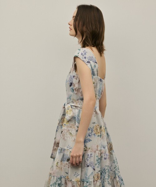 GRACE CONTINENTAL(グレースコンチネンタル)の「ボタニカルサラサプリントワンピース(ワンピース・レディース・ベージュ/ブルー・36)」の11枚目の写真
