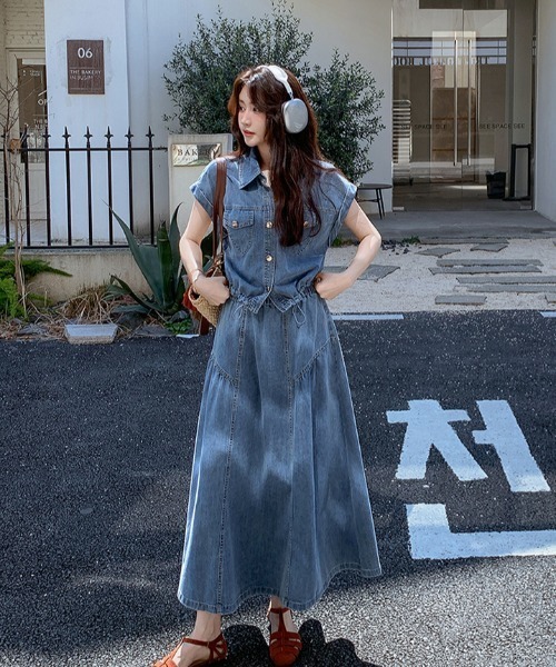 FAVORITO(ファヴォリート)の「デニムトップススカートセットアップ(セットアップ・レディース・ライトブルー/ダークブルー・F)」の19枚目の写真