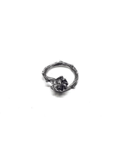 gunda(ガンダ)の「gunda/ガンダ/ROSE RING/Pair(リング・メンズ・シルバー・FREE)」の2枚目の写真