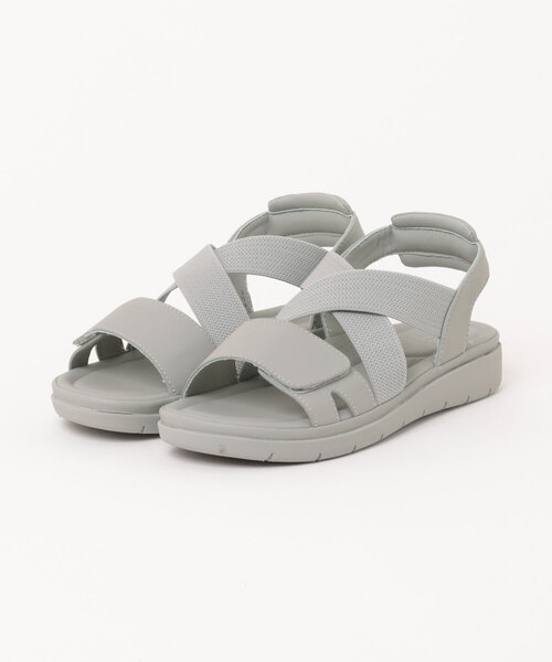 ABC-MART(エービーシーマート)の「ABC SELECT エービーシーセレクト VELCRO CROSS SANDAL ベルクロクロスサンダル W2085 GRAY(サンダル・レディース・グレー・X-LARGE/LARGE/MEDIUM/SMALL)」の1枚目の写真