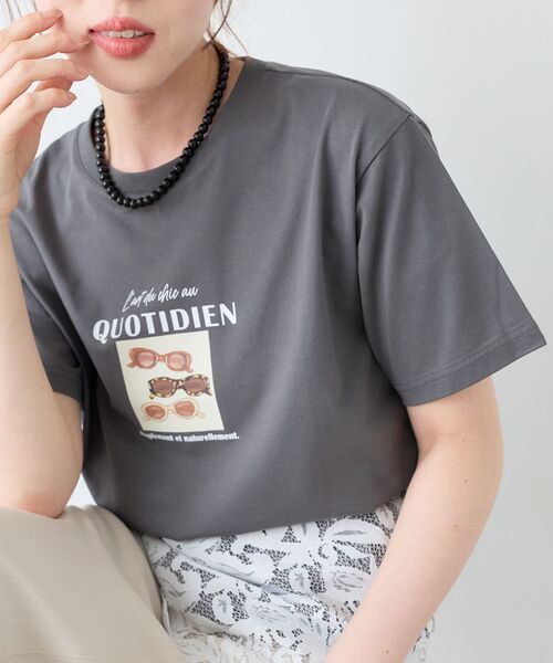 le.coeur blanc(ルクールブラン)の「QUOTIDIEN TEE(Tシャツ/カットソー・レディース・チャコールグレー/オフホワイト・38)」の1枚目の写真