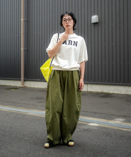 SOLAMONAT（ソラモナ）の「ハロ加工　裾紐リブPO【YARN】（Tシャツ/カットソー・レディース・ホワイト×ブラック/ホワイト×レッド/ホワイト×グリーン・FREE）」の16枚目の写真