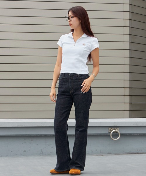 Calvin Klein(カルバン・クライン)の「Calvin Klein/カルバンクライン トップス - ハーフジップハイネックトップス SS WOVEN LABEL 2X2 BABY RIB ZIP MOCK NK クロップド丈 ショート コンパクト チビT ミニT タイト スリムフィット 胸ロゴ 半袖 レディース 2026年 夏 夏服(Tシャツ/カットソー・レディース・ホワイト/ブラック・S/M)」の10枚目の写真