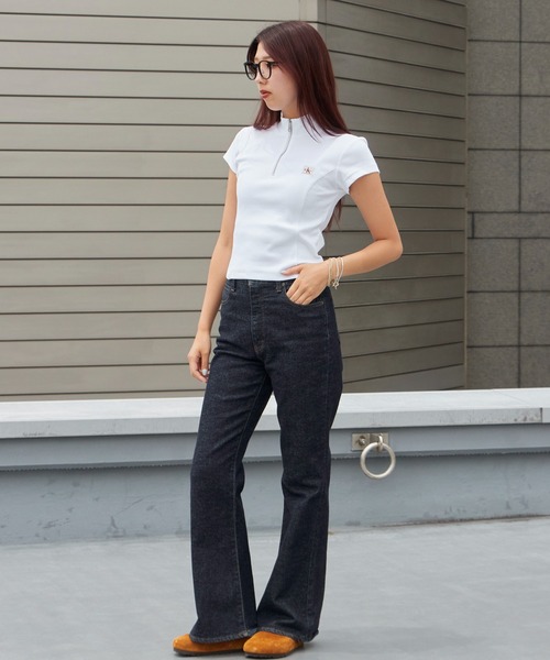 Calvin Klein(カルバン・クライン)の「Calvin Klein/カルバンクライン トップス - ハーフジップハイネックトップス SS WOVEN LABEL 2X2 BABY RIB ZIP MOCK NK クロップド丈 ショート コンパクト チビT ミニT タイト スリムフィット 胸ロゴ 半袖 レディース 2026年 夏 夏服(Tシャツ/カットソー・レディース・ホワイト/ブラック・S/M)」の12枚目の写真