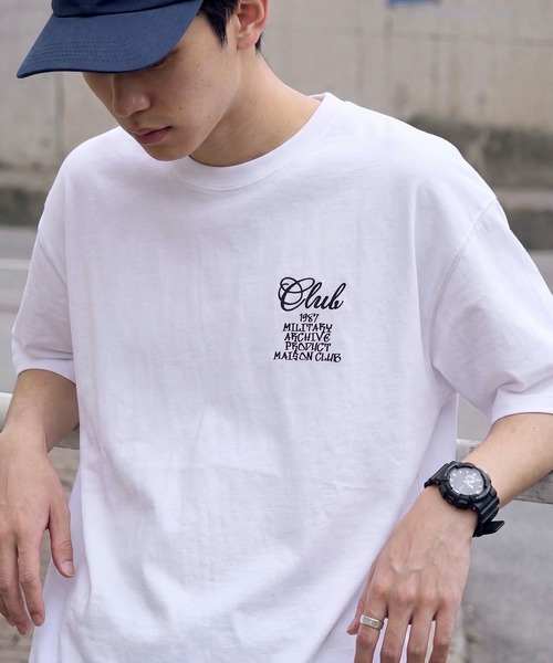 MAISON CLUB(メゾンクラブ)の「【MAISON CLUB】90's Archive Revival Logo Tee / 90年代復刻アーカイヴロゴTシャツ(Tシャツ/カットソー・メンズ・ホワイト/ブラック/ブラウン・M/L)」の2枚目の写真