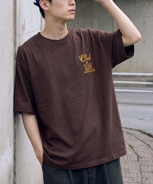 MAISON CLUB(メゾンクラブ)の「【MAISON CLUB】90's Archive Revival Logo Tee / 90年代復刻アーカイヴロゴTシャツ(Tシャツ/カットソー・メンズ・ホワイト/ブラック/ブラウン・M/L)」の7枚目の写真