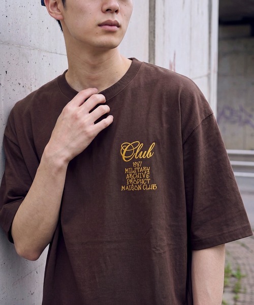 MAISON CLUB(メゾンクラブ)の「【MAISON CLUB】90's Archive Revival Logo Tee / 90年代復刻アーカイヴロゴTシャツ(Tシャツ/カットソー・メンズ・ホワイト/ブラック/ブラウン・M/L)」の6枚目の写真