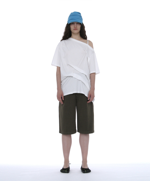 PARTIMENTO WOMEN(パルティメントウィメン)の「ドレープピンタックアシンメトリートップ_ホワイト(Tシャツ/カットソー・レディース・その他・SMALL/MEDIUM)」の2枚目の写真