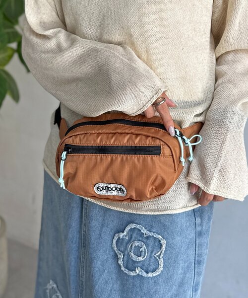 OUTDOOR PRODUCTS(アウトドアプロダクツ)の「【OUTDOOR PRODUCTS】カラーボディバッグ(ボディバッグ/ウエストポーチ・メンズ・ブラック/グレー/グリーン/カーキ/ネイビー/ブラック系その他/キャメル・FREE)」の7枚目の写真