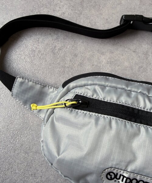 OUTDOOR PRODUCTS（アウトドアプロダクツ）の「カラーボディバッグ（ボディバッグ/ウエストポーチ・メンズ・ブラック/グレー/グリーン/カーキ/ネイビー・FREE）」の12枚目の写真