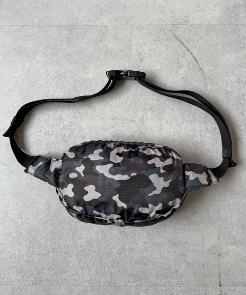 OUTDOOR PRODUCTS（アウトドアプロダクツ）の「カラーボディバッグ（ボディバッグ/ウエストポーチ・メンズ・ブラック/グレー/グリーン/カーキ/ネイビー・FREE）」の22枚目の写真