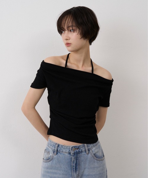 NUJOH(ヌゾ)の「Halter Layered Off-Shoulder Rib Tee / ホルターレイヤードオフショルダーリブT(Tシャツ/カットソー・レディース・アイボリー/ブラック・FREE)」の1枚目の写真