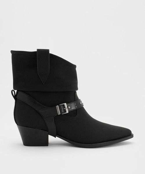 CHARLES & KEITH(チャールズ & キース)の「スタッズストラップ ルーシュド アンクルブーツ(ブーツ・レディース・サンドベージュ/ブラック・23cm/23.5cm/24.5cm/25cm)」の4枚目の写真