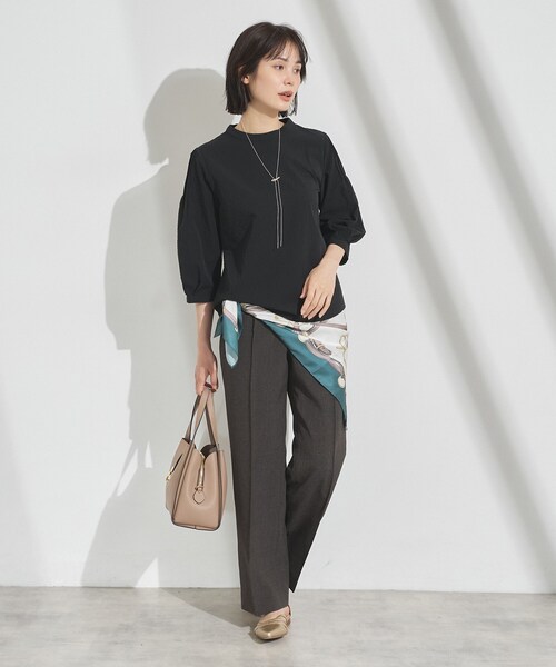 INDIVI(インディヴィ)の「【初秋にピッタリ!/洗える】凹凸素材ミニスタンドトップス(Tシャツ/カットソー・レディース・ブルー系その他/ブラック/ホワイト系2/ブラック系・05/38/34/19/15 /13)」の7枚目の写真