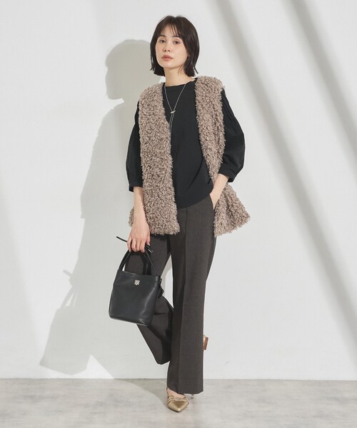INDIVI(インディヴィ)の「【初秋にピッタリ!/洗える】凹凸素材ミニスタンドトップス(Tシャツ/カットソー・レディース・ブルー系その他/ブラック/ホワイト系2/ブラック系・05/38/34/19/15 /13)」の8枚目の写真