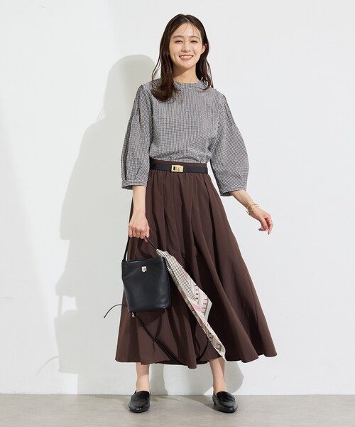 INDIVI(インディヴィ)の「【初秋にピッタリ!/洗える】凹凸素材ミニスタンドトップス(Tシャツ/カットソー・レディース・ブルー系その他/ブラック/ホワイト系2/ブラック系・05/38/34/19/15 /13)」の16枚目の写真