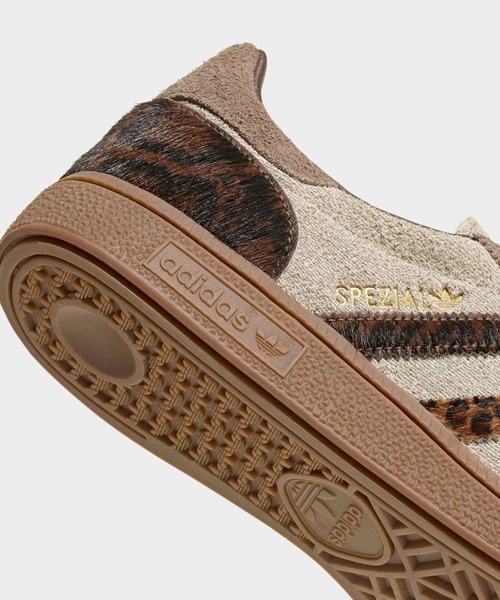 adidas(アディダス)の「ハンドボール スペツィアル / HANDBALL SPEZIAL / アディダスオリジナルス adidas Originals(スニーカー・メンズ・ベージュ・29.0cm/25.0cm/25.5cm/22.5cm/23.5cm/23.0cm/24.0cm/24.5cm/28.5cm/28.0cm/27.0cm/27.5cm/26.0cm/26.5cm)」の8枚目の写真