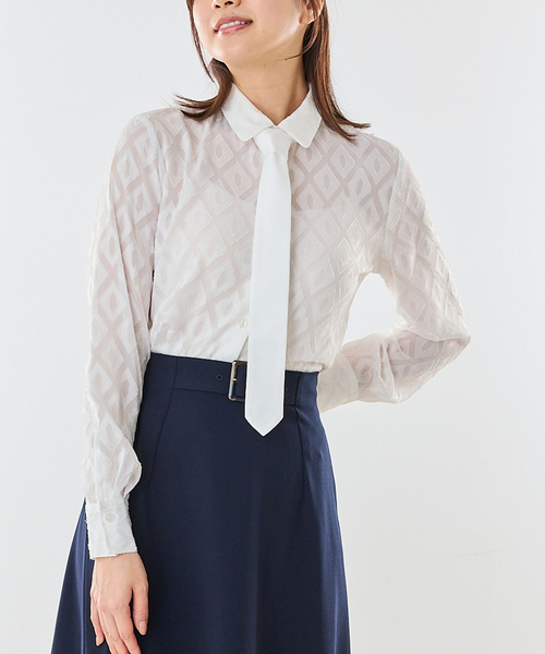 NARACAMICIE（ナラカミーチェ）の「【NARACAMICIE】カットジャガードネクタイリボン付き長袖ブラウス（シャツ/ブラウス・レディース・ホワイト/ブラック/ネイビー・M/L/XL/S）」の5枚目の写真