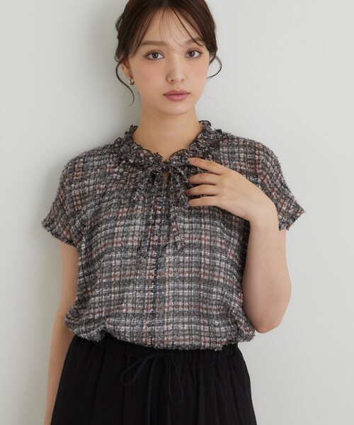 Sunauna(スーナウーナ)の「チェック柄フリルブラウス(シャツ/ブラウス・レディース・ライトイエロー系2/ネイビー系1/ダークブラウン系1/ライトオレンジ系1・38/40)」の2枚目の写真