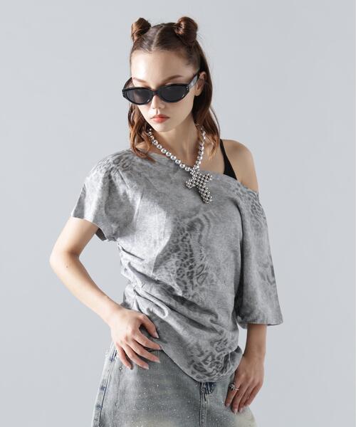 L.H.P(エルエイチピー)の「MMAVYTH/メヴィス/LEOPARD OFF-SHOULDER TOPS(Tシャツ/カットソー・レディース・アイボリー/ブラック・F)」の17枚目の写真
