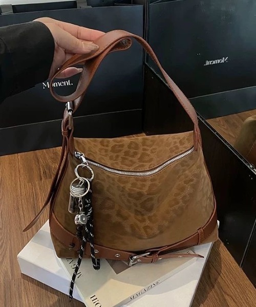 SHERU(シェル)の「レオパードベルトデザインショルダーバッグ(ショルダーバッグ・レディース・ブラック/ブラウン・F)」の10枚目の写真