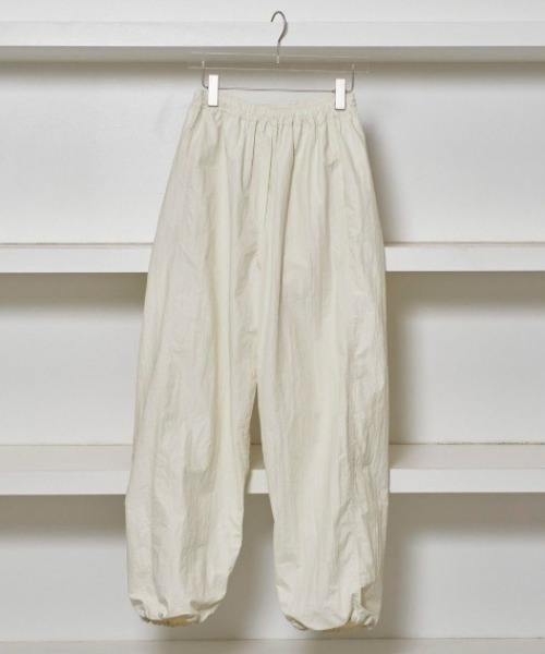 TODAYFUL(トゥデイフル)の「【TODAYFUL/トゥデイフル】Nylon Drawstring Pants/ナイロンドローストリングパンツ(カーゴパンツ・レディース・ダークインディゴブルー/キナリ・36/38)」の10枚目の写真