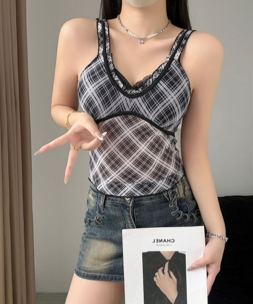gossip!ロサンゼルス(ゴシップロサンゼルス)の「【Y2Kガーリー】レトロチェック柄レースドッキングキャミソールブラパッド付きショート丈トップス(キャミソール・レディース・ブルー/イエロー/ピンク/ブラウン/ホワイト・FREE)」の2枚目の写真
