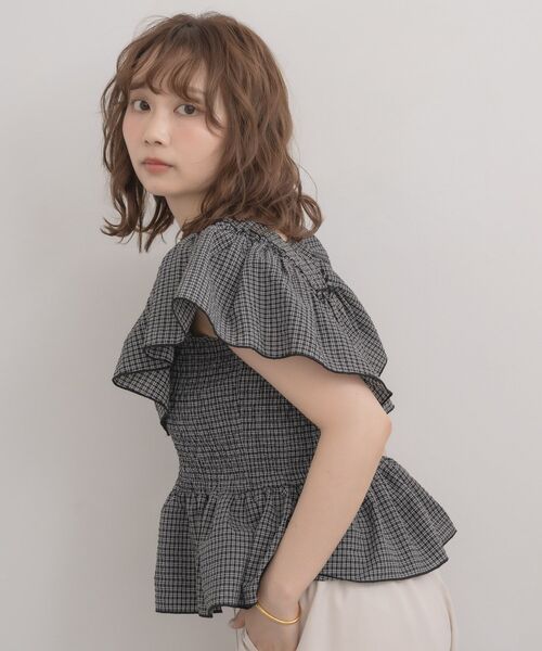 RETRO GIRL(レトロガール)の「肩フリルノースリブラウス(シャツ/ブラウス・レディース・ブラウン系その他2/ホワイト系その他/ブラック系その他2・FREE)」の9枚目の写真