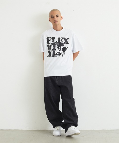 XLARGE(エクストララージ)の「XLARGE×FLEXWITME S/S TEE(Tシャツ/カットソー・メンズ・ブラック/ホワイト・S/M/L/XL)」の8枚目の写真