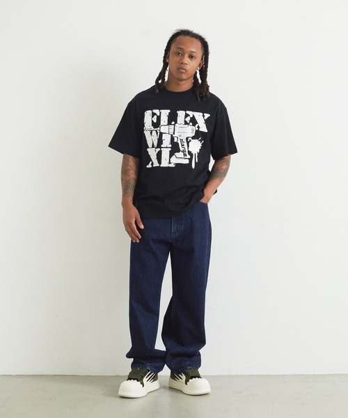 XLARGE(エクストララージ)の「XLARGE×FLEXWITME S/S TEE(Tシャツ/カットソー・メンズ・ブラック/ホワイト・S/M/L/XL)」の5枚目の写真