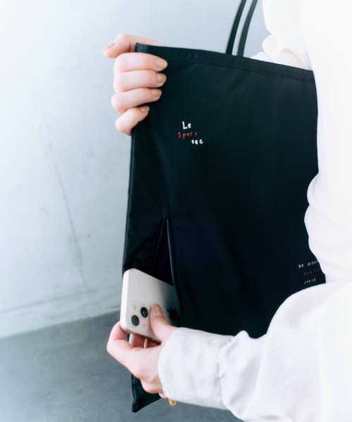 LeSportsac(レスポートサック)の「IN MIND VERTICAL TOTE ミッドナイトスクリプト(トートバッグ・レディース・ブラック・FREE)」の6枚目の写真
