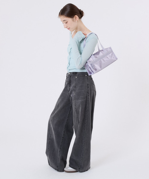 LeSportsac（レスポートサック）の「E/W SQUARE SHOULDER  シルバーライラックシャイン（トートバッグ・レディース・パープル・FREE）」の3枚目の写真