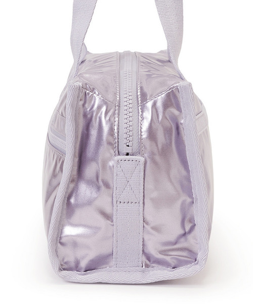 LeSportsac（レスポートサック）の「E/W SQUARE SHOULDER  シルバーライラックシャイン（トートバッグ・レディース・パープル・FREE）」の5枚目の写真