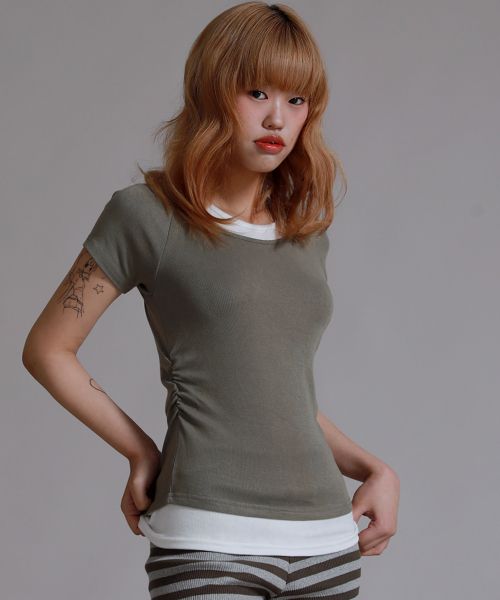 LIKE THE MOST(ライクザモースト)の「シャーリングポイントオフレイヤード半袖Tシャツ_カーキ(Tシャツ/カットソー・レディース・カーキ・SMALL/MEDIUM/LARGE)」の5枚目の写真