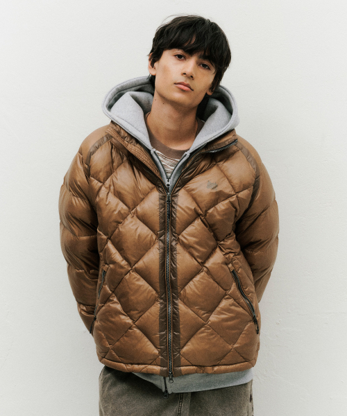 BROWNBREATH(ブラウンブレス)の「トランスルーセント ダイヤモンド ダウンジャケット(ダウンジャケット/コート・メンズ・チャコール/ブラウン・LARGE/SMALL/X-LARGE/MEDIUM)」の3枚目の写真