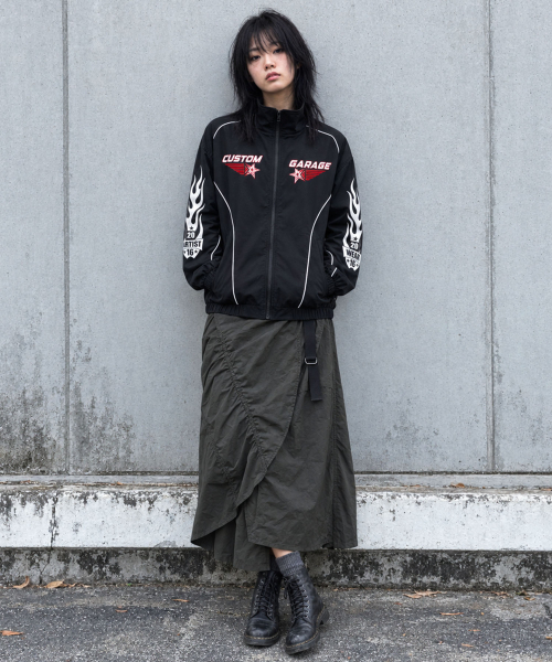 ARTISTWEAR（アーティストウェア）の「カスタムガレージパイピングウィンドブレイク（ナイロンジャケット・レディース・ブラック/グレー・SMALL/MEDIUM/LARGE/X-LARGE/XX-LARGE）」の3枚目の写真