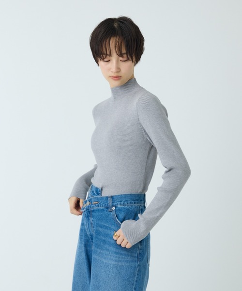 abahouse mavie(アバハウスマヴィ)の「リブタートルネックニット(ニット/セーター・レディース・サックスブルー/オフホワイト/ブラック/グレー/レッド・フリー)」の10枚目の写真