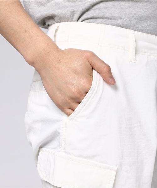 AVIREX（アヴィレックス）の「【直営店限定】avirex/ アヴィレックス / CORDURA MIX TAPE ADJUST CROPPED PANTS/ コーデュラ　ミックス　テープ　アジャスト　クロップドパンツ（カーゴパンツ・メンズ・オレンジ/ホワイト/オリーブ/チャコール・X-LARGE/LARGE/XX-LARGE/MEDIUM）」の10枚目の写真