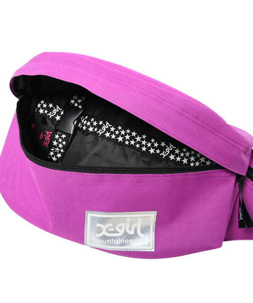 X-girl（エックスガール）の「MOUNTAINEERING BODY BAG（ショルダーバッグ・レディース・ブラック/パープル/レッド・ONE SIZE）」の5枚目の写真