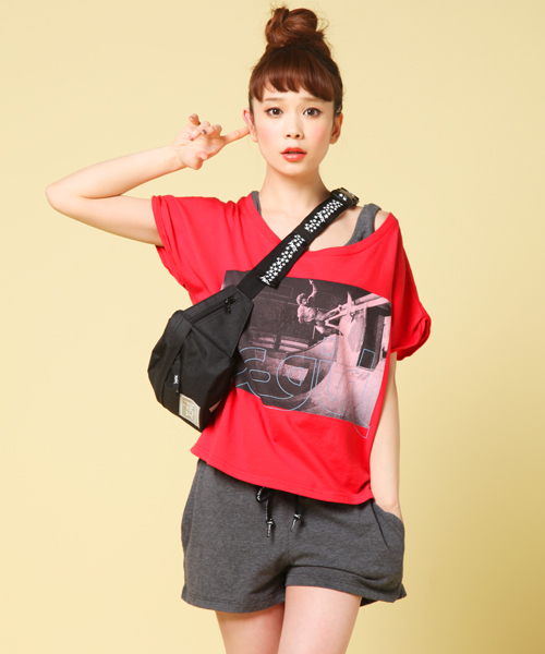 X-girl（エックスガール）の「MOUNTAINEERING BODY BAG（ショルダーバッグ・レディース・ブラック/パープル/レッド・ONE SIZE）」の13枚目の写真