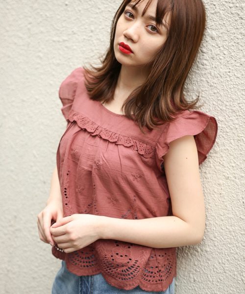 apres jour（アプレジュール）の「コットン刺繍フリルブラウス【ZOZOTOWN限定アイテム】（シャツ/ブラウス・レディース・ベージュ/オフホワイト/ダークブラウン/ライトグリーン・フリー）」の10枚目の写真