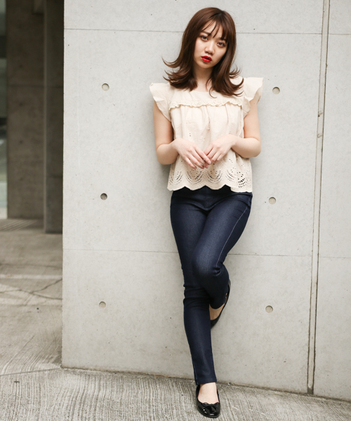 apres jour（アプレジュール）の「コットン刺繍フリルブラウス【ZOZOTOWN限定アイテム】（シャツ/ブラウス・レディース・ベージュ/オフホワイト/ダークブラウン/ライトグリーン・フリー）」の19枚目の写真