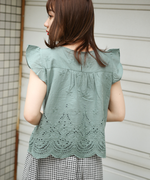 apres jour（アプレジュール）の「コットン刺繍フリルブラウス【ZOZOTOWN限定アイテム】（シャツ/ブラウス・レディース・ベージュ/オフホワイト/ダークブラウン/ライトグリーン・フリー）」の22枚目の写真