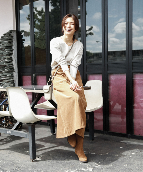 BAYFLOW（ベイフロー）の「Silk Mix Knit Vネックプルオーバー（ニット/セーター・レディース・ベージュ/パープル/アイボリー/グリーン/ネイビー・SMALL/MEDIUM）」の13枚目の写真