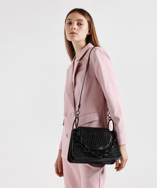 CHARLES & KEITH(チャールズ & キース)の「クロックエフェクト チャンキーチェーンバッグ / Croc-Effect Chunky Chain Bag(ショルダーバッグ・レディース・ブラック/バーガンディー/マルチ/タン・M)」の12枚目の写真