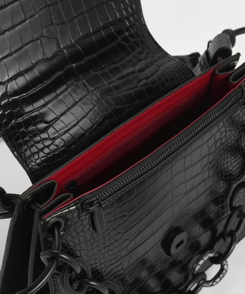 CHARLES & KEITH(チャールズ & キース)の「クロックエフェクト チャンキーチェーンバッグ / Croc-Effect Chunky Chain Bag(ショルダーバッグ・レディース・ブラック/バーガンディー/マルチ/タン・M)」の18枚目の写真