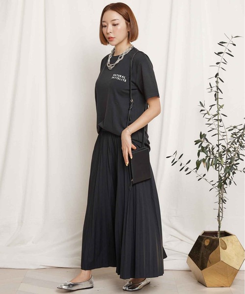 miniyu（ミニュウ）の「【WEB限定】”ゆるふわ”プリーツ・ロングスカート（スカート・レディース・ベージュ/ブラック/ピンク/グレイッシュベージュ・FREE）」の2枚目の写真