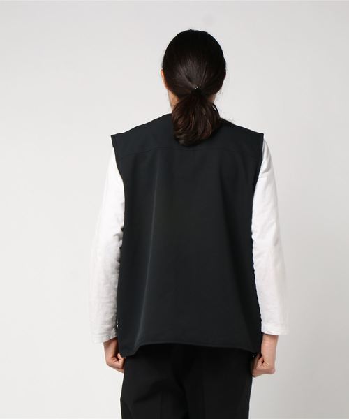 carhartt wip elmwood vest ブラック　ナイロンベスト Carhartt（カーハート）の「【Carhartt WIP】ELMWOOD VEST
