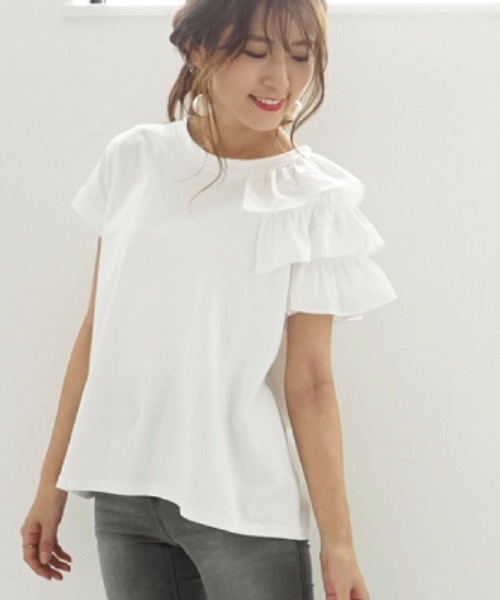 M y u（ミュー）の「片方フリルTシャツ（Tシャツ/カットソー・レディース・ブラック/オフホワイト/ホワイト系その他/ブラック系その他・FREE）」の2枚目の写真